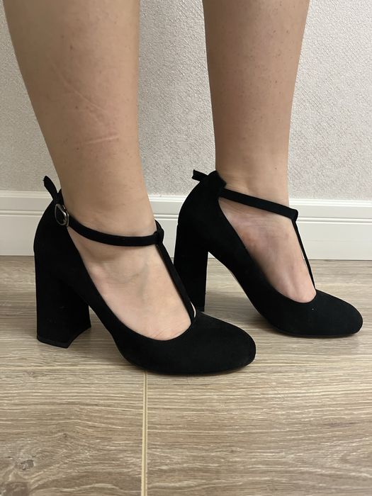 Продам женские туфли