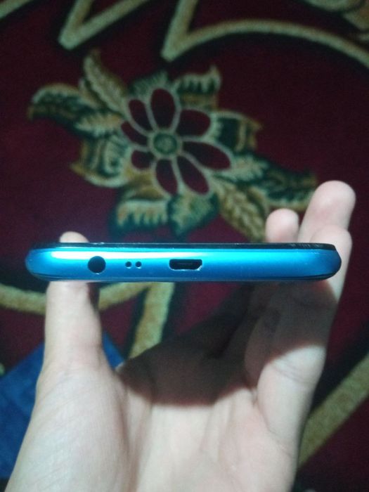 Realme C25Y Sotiladi 4/128 Batareya 5000  orqa kamera 50 old 8 mp