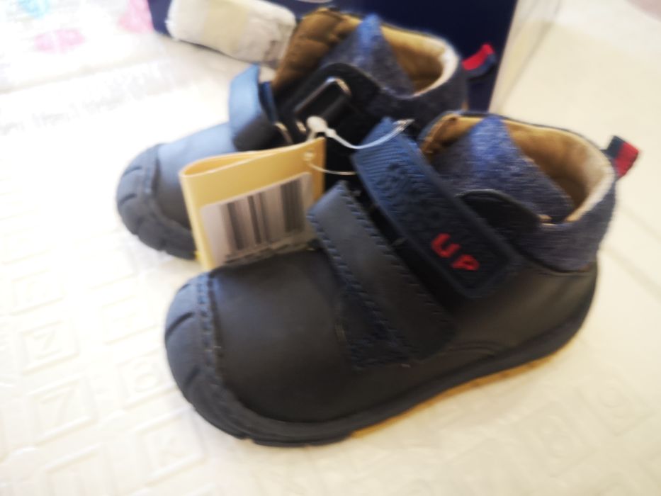 Нови обувки Chicco 19 номер