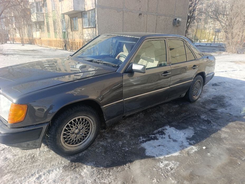 Мерседес 124 2.0л.