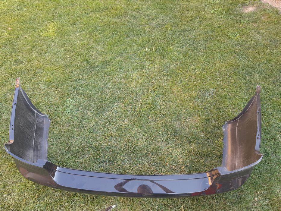 Бампер от жентры б/у есть царапины  ушки целые не сломленый задный