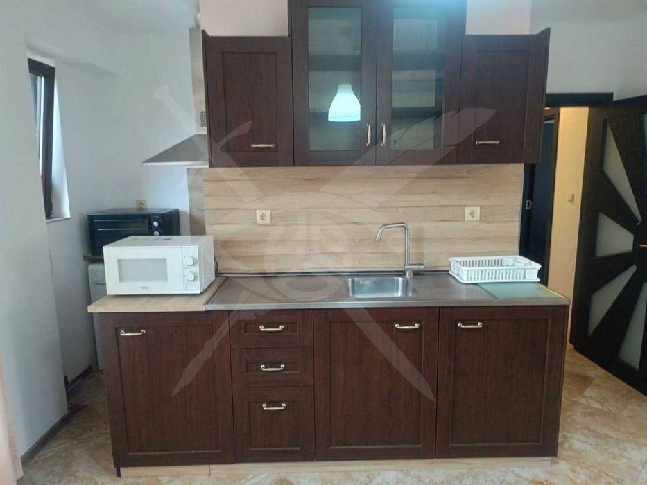 Дава се под наем Тристаен апартамент в Варна, Общината - 88 кв.м за 648.21 € - Снимка #1