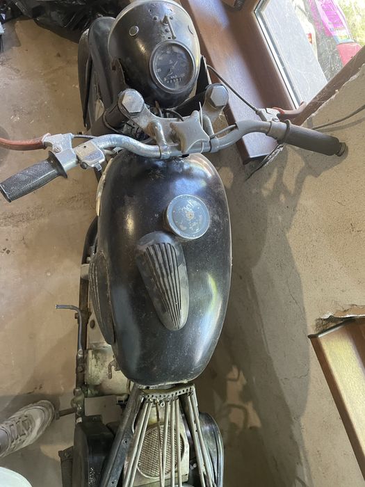 Продавам Аво Спорт