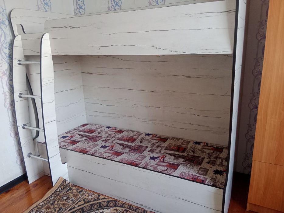 Двухъярусная кровать