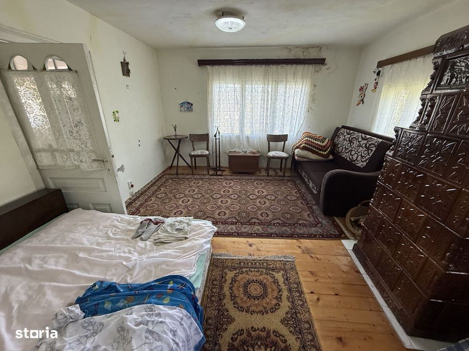 Casă parter+mansarda 100mp + beci, cu teren intravilan 1400 mp