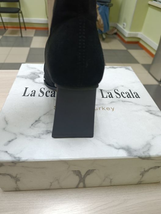 Продам черные ботильоны