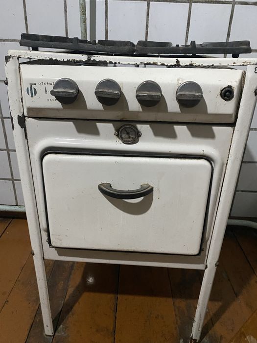 Продам газовую плиту в отличном состоянии