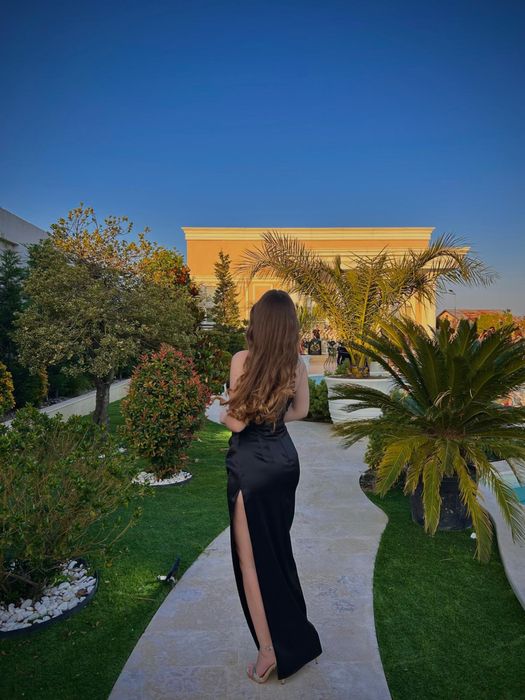 Rochie neagra elegantă