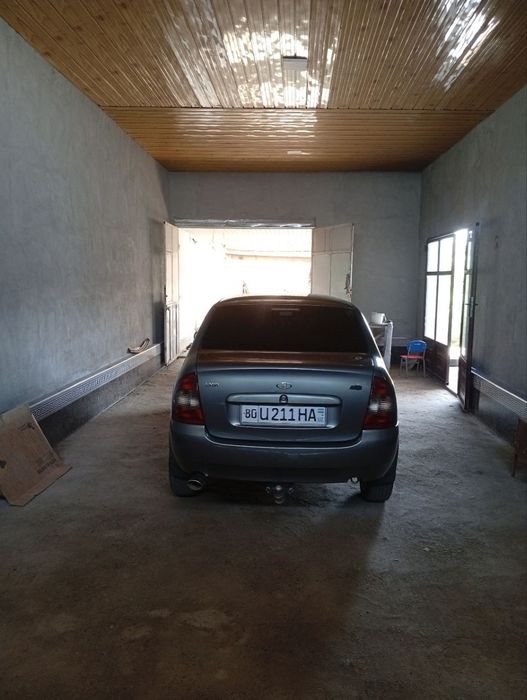 Lada Kalina sotiladi.