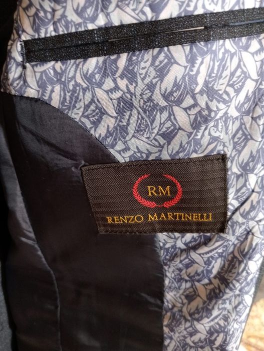 Продам костюм хорошего качества 52р