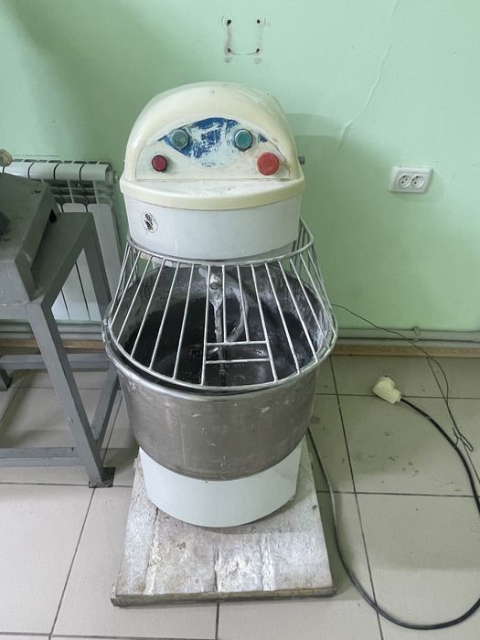 Тестомес для пекарня