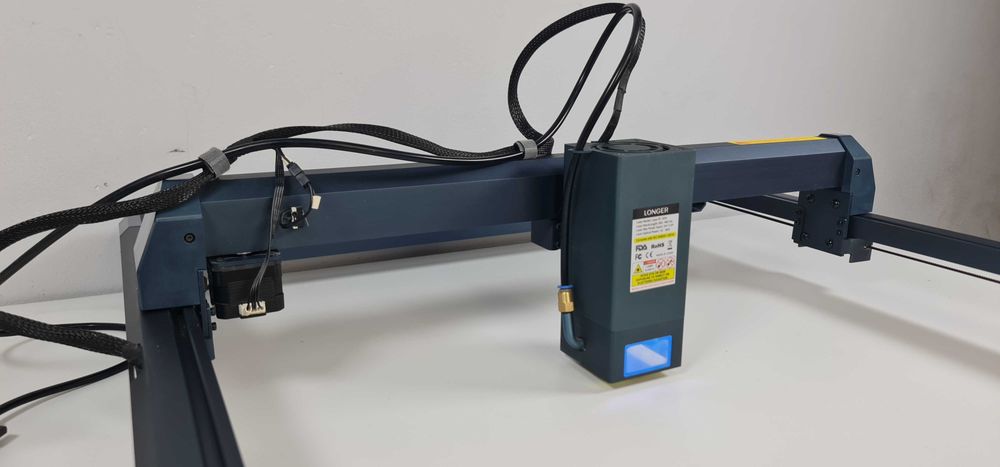 Лазерна машина за гравиране и рязане Longer B1 30W с Air Pump