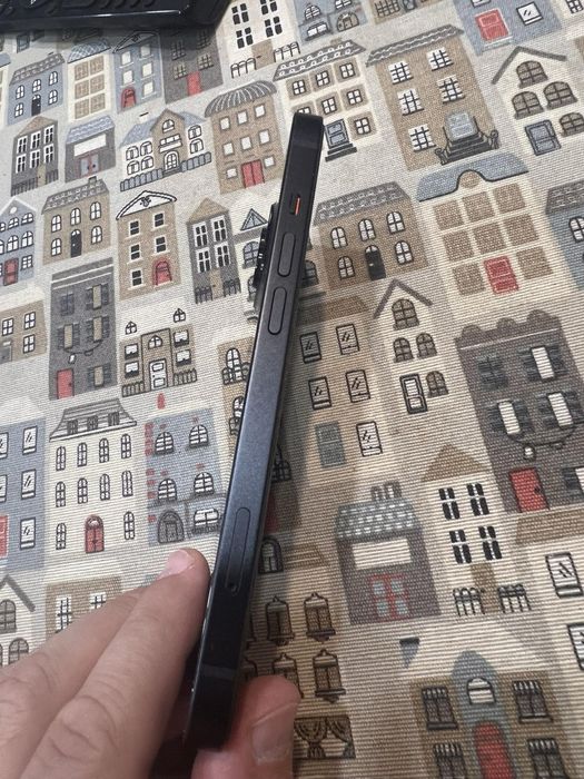 iPhone 13 перфектен