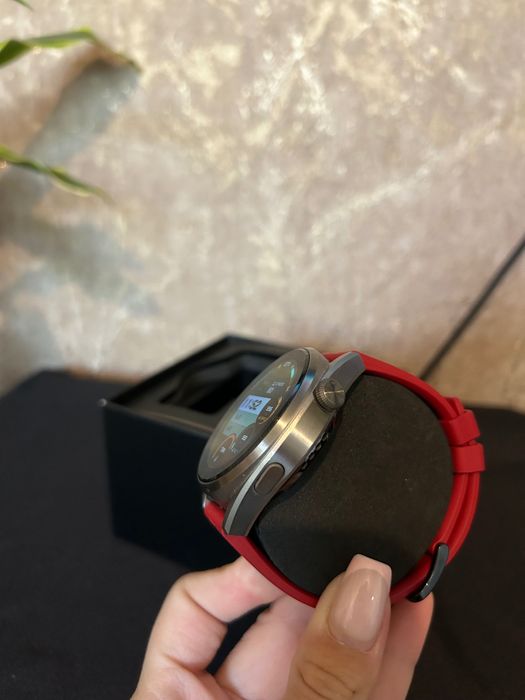 Часовник Huawei GT 3 PRO