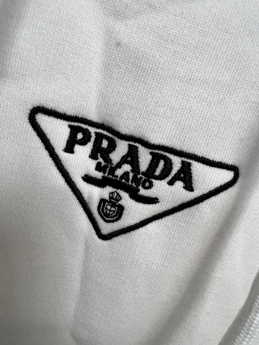 Hanorac PRADA super calitate