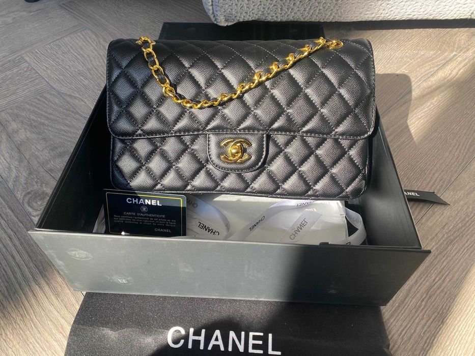 Geantă Chanel din Piele Neagră, Poseta Chanel din Piele Granulată