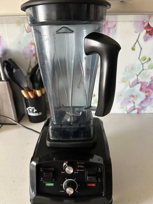 Професиональный блендер