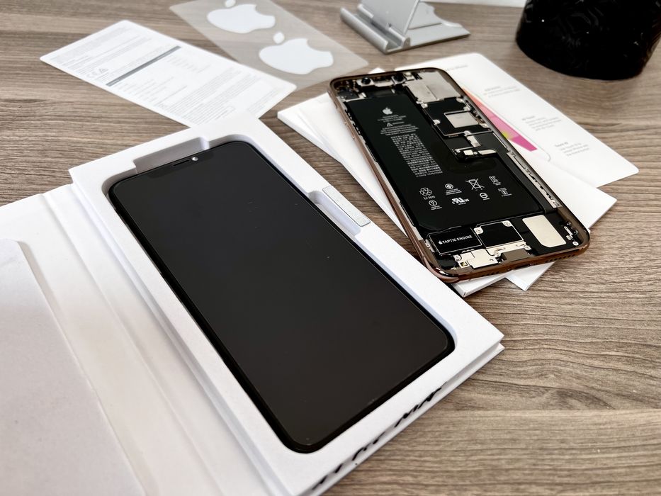 iPhone 11 PRO MAX, НА ЧАСТИ - дисплей, корпус, букса, камера и др.