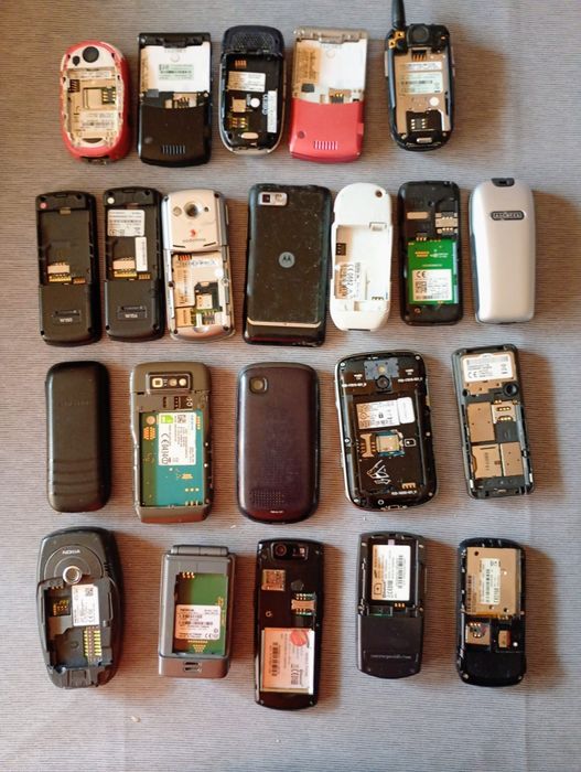 Lot de telefoane pt piese ( multe se aprind)