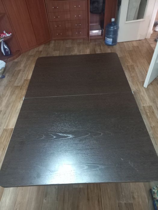Продам кухонный стол
