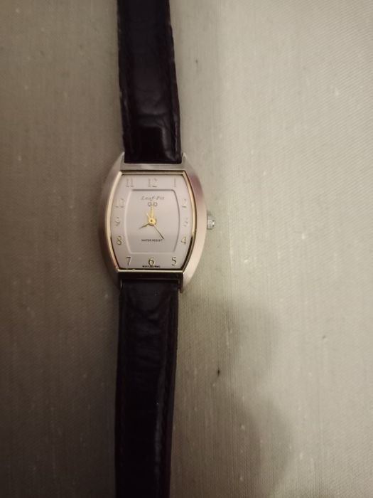 Продам часы женские