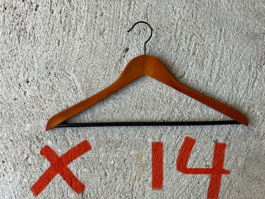 Дървени Закачалки - 74 бр. / Разни