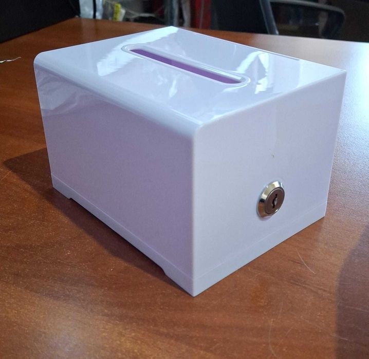 Set 4 cutii cu incuietoare, 15.9 x 12 x 10.2 cm, albe