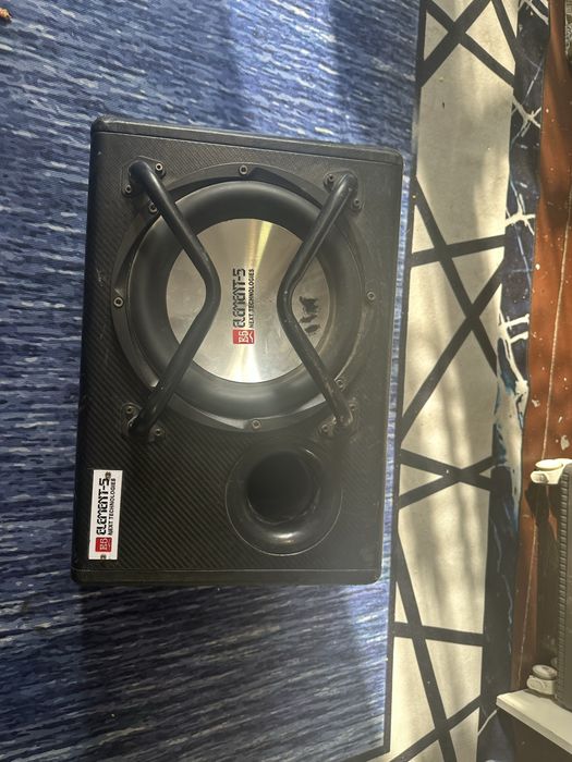 Продам сабвуфер