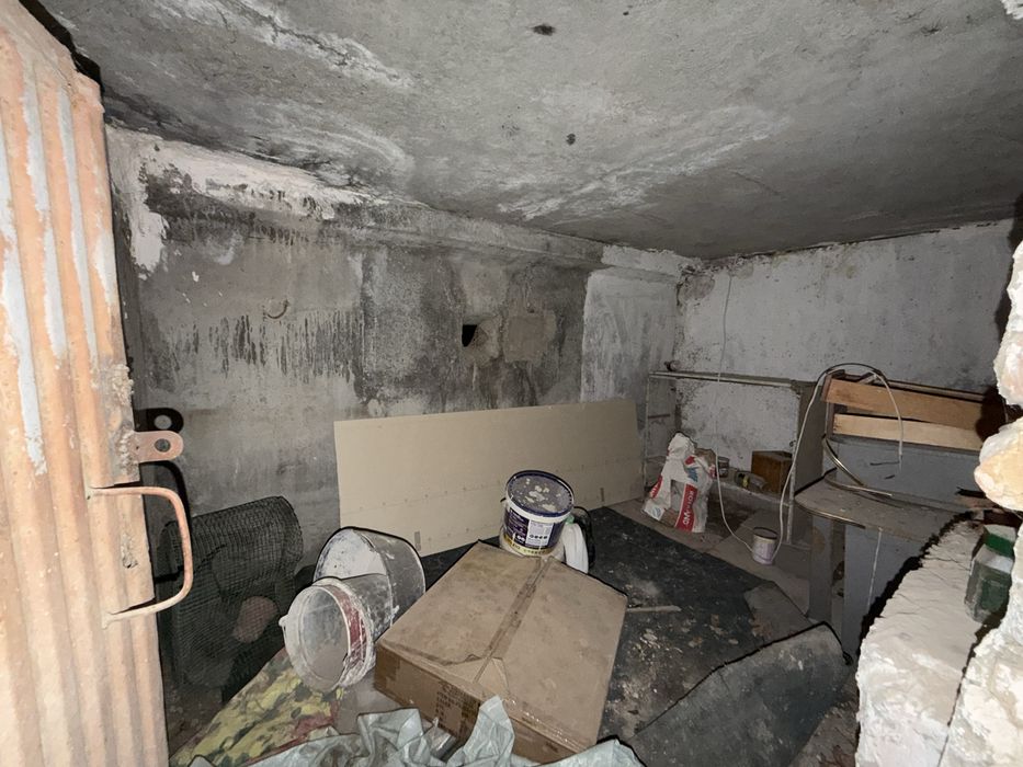 Продаётся 1+ плюс комнатная квартира 1-ый этаж с двориком 6-микр