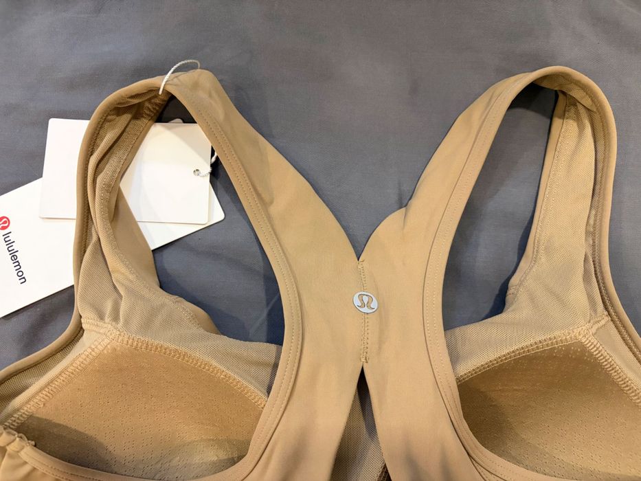 Ново Lululemon бюстие L