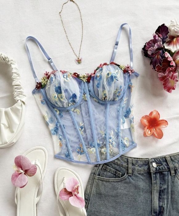 Елегантни корсети