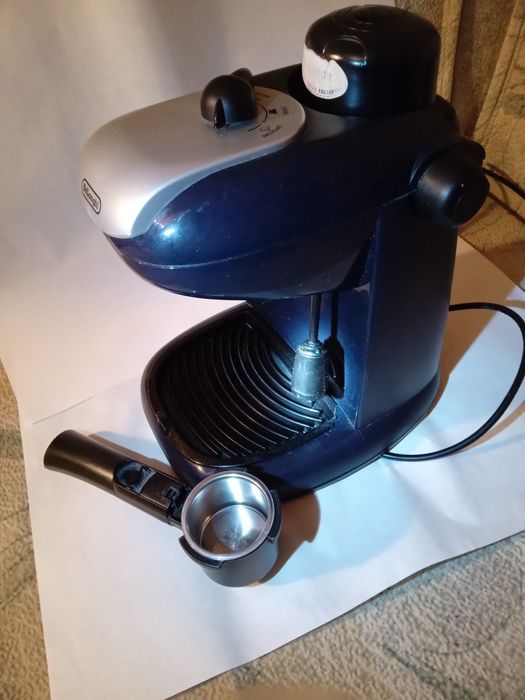 Кофеварка рожковая DeLonghi EC7