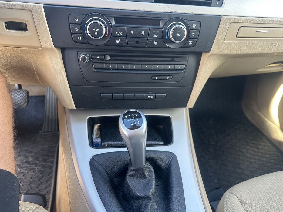 BMW 3 Series 2010 — imagine 4