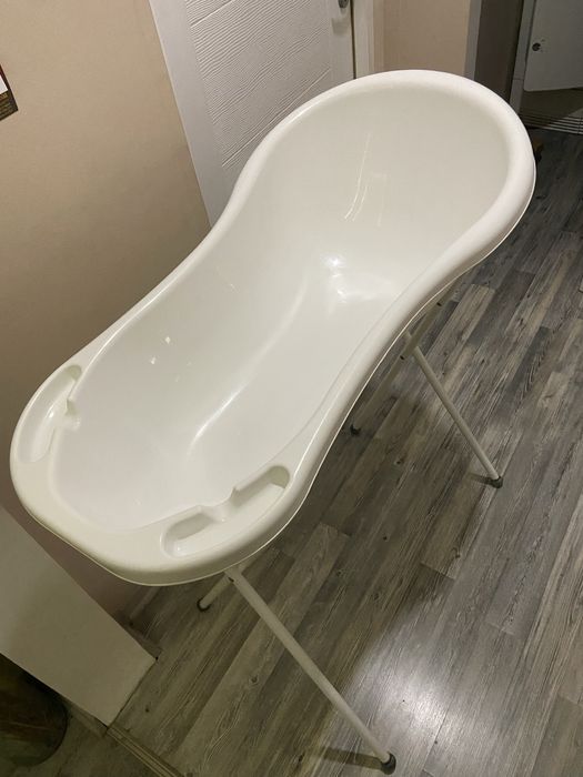 Стойка и вана за бебе