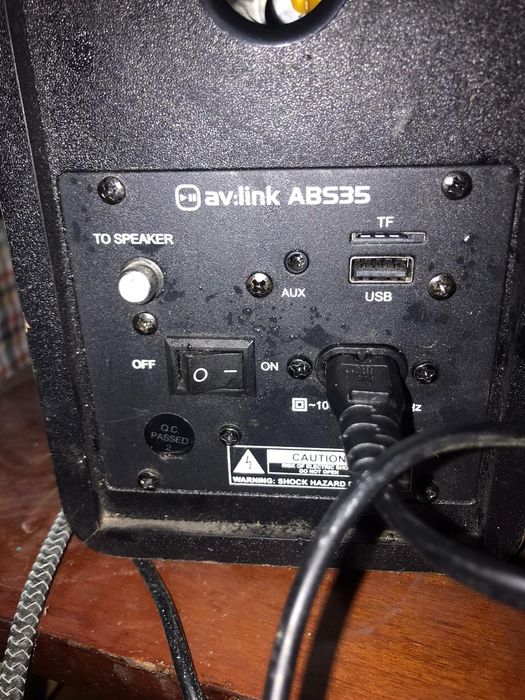 Vand boxa audio de studio