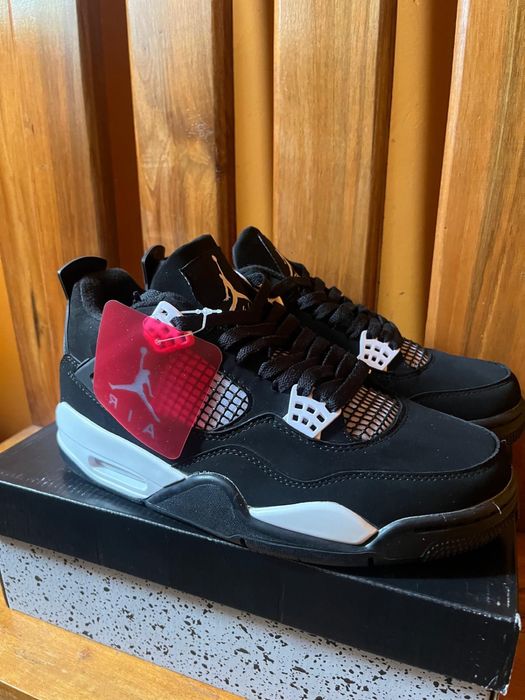 Jordan 4 White Thunder