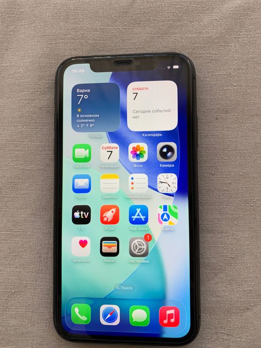 iPhone 11 black 64 GB