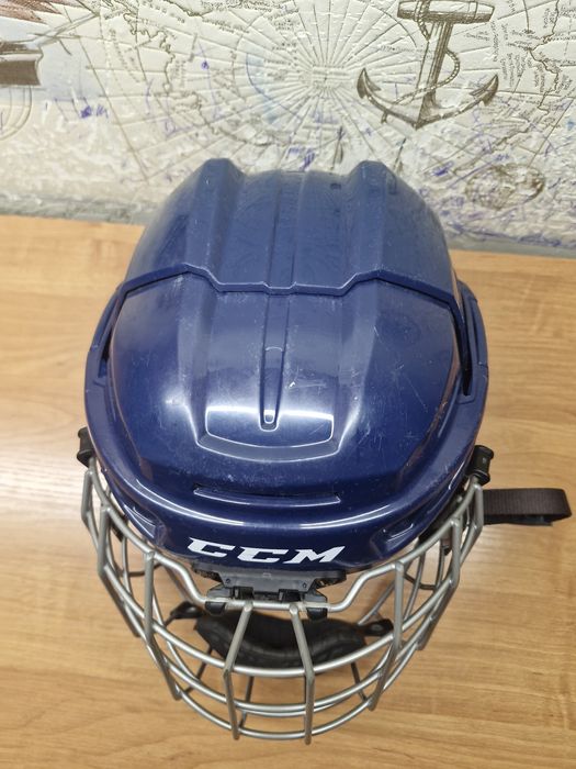 хоккейный шлем CCM FitLite 3DS с маской.