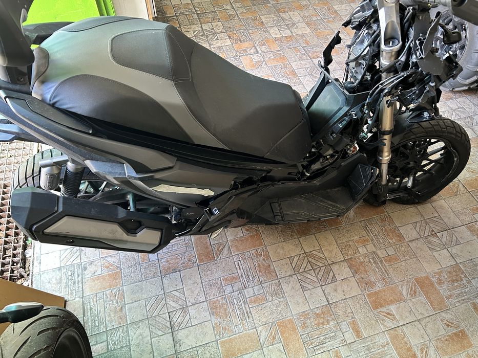 Honda ADV 350 на части