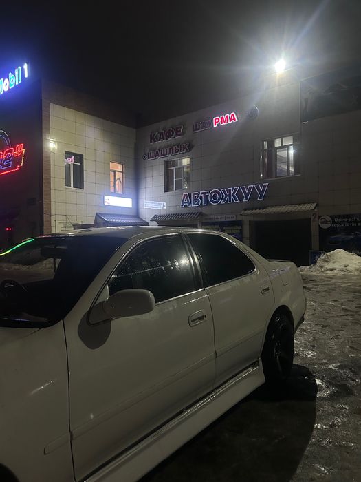 Продам машину, креста 90 2л
