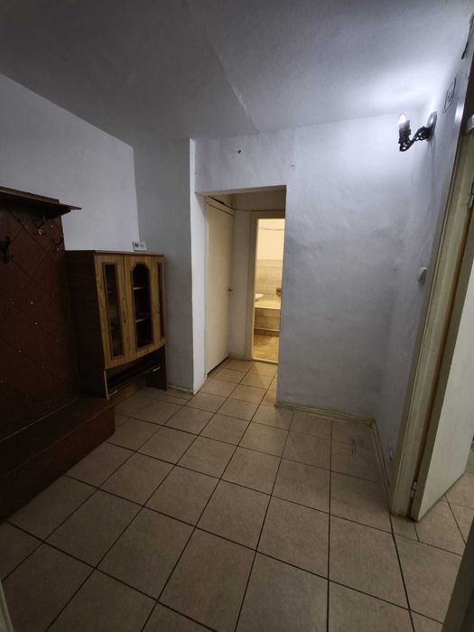 Inchiriez apartament 2 camere, decomandat, Brosteni