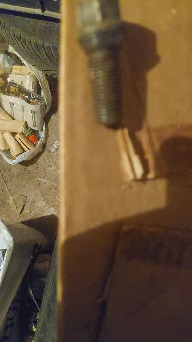 Болтове за джанти Форд Галакси