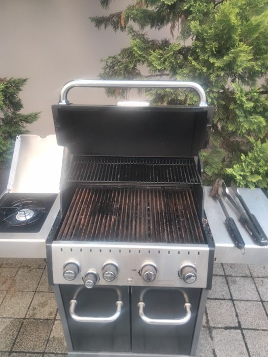 Vând grătar pe gaz ,cu doua butelie mari.L-am folosit maxim de zece ori,este in stare foarte buna