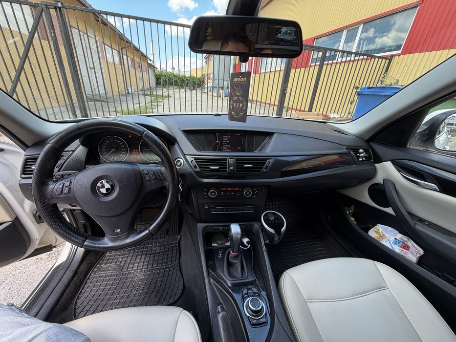BMW X1 2011 — imagine 5