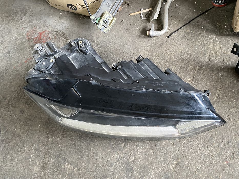 Far VW Golf 7 sportsvan 2014 - 2020 far dreapta golf spots van