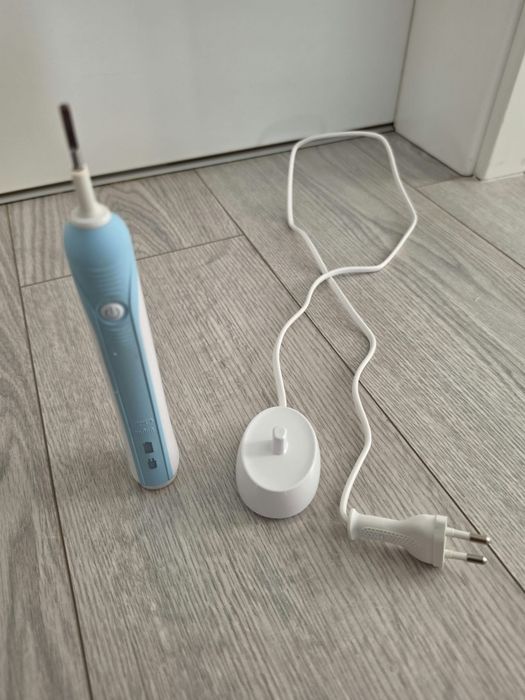 Vand periuța electrica Oral B