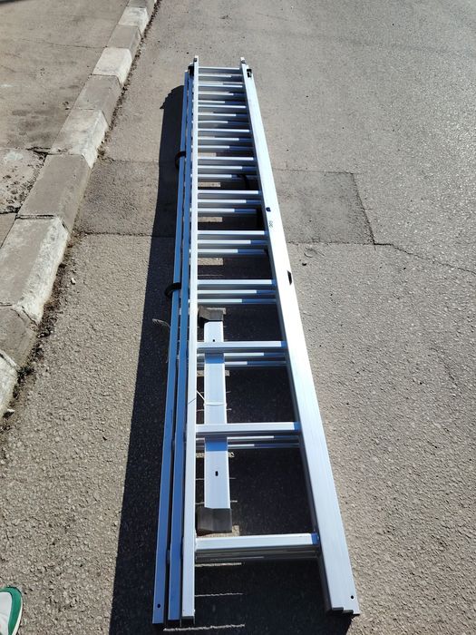 Scara aluminiu 11 trepte 3 tronsoane