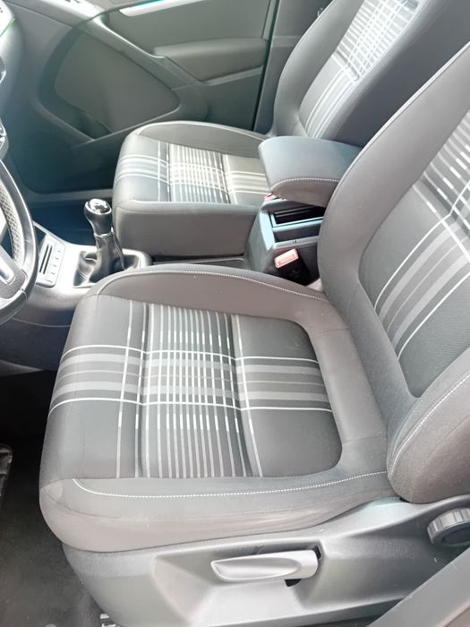 Volkswagen  Tiguan   Bluemoțion  Lounge 81 KW /110 Cai  2,0 Diesel. .