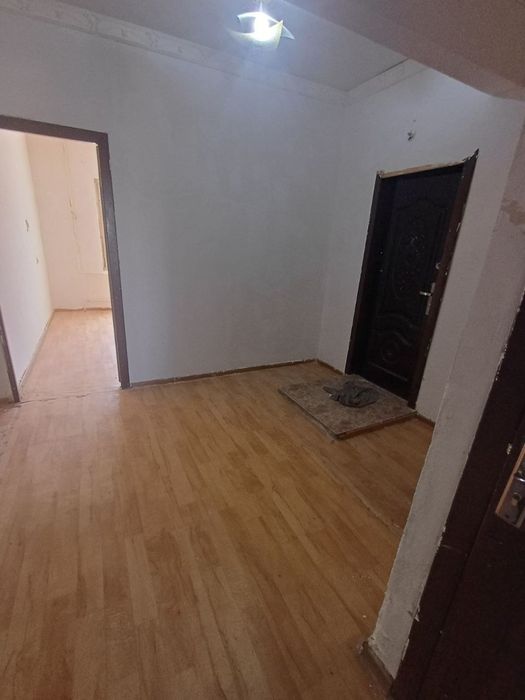 Продаётся квартира. Сергели 5 3/3/9. ( 85кв.)+лифтовая,