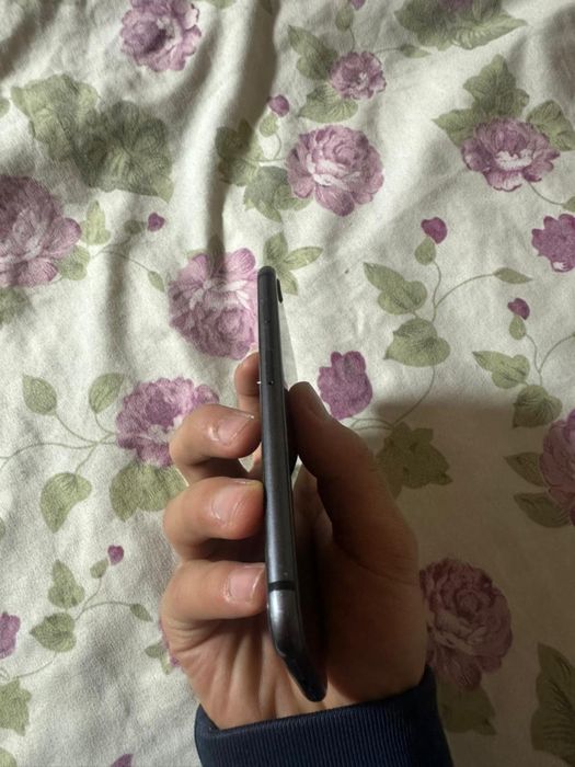 Айфон 8 64 гб,емкость 100%